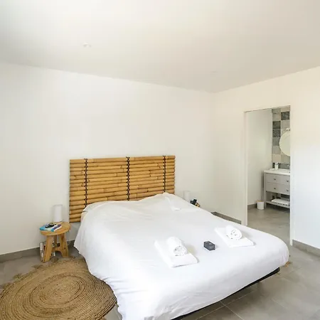 Feriehus With Terrace And Pool Near The Ocean